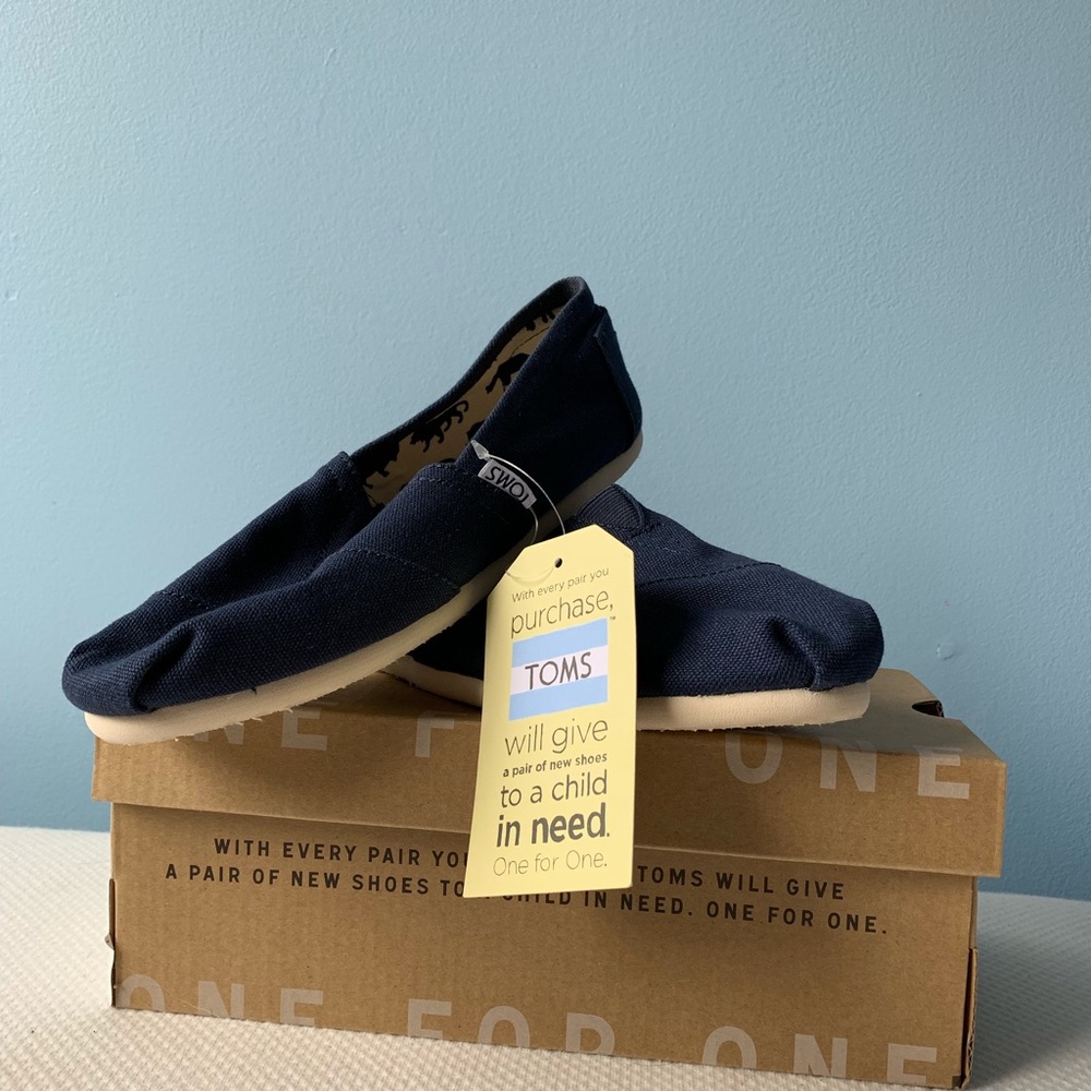Navy Blue Toms
